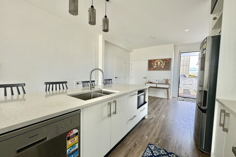 Photo of property in 38 Parahau Road, Papakura, 2110