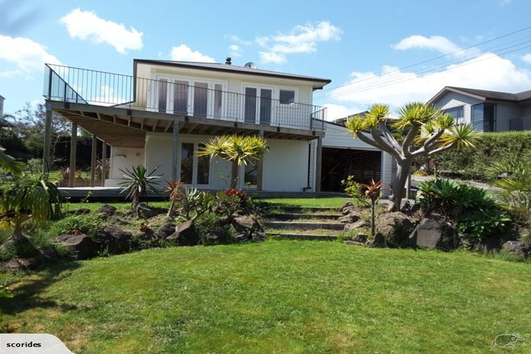 Photo of property in 2/128 Aberdeen Road, Campbells Bay, Auckland, 0620