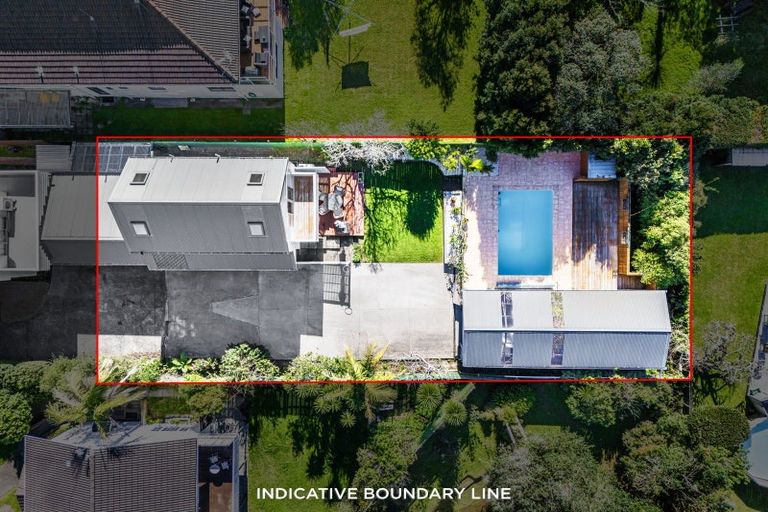 Photo of property in 2/22 Salem Place, Torbay, Auckland, 0630