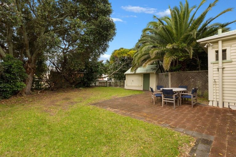 Photo of property in 18 The Mall, Mount Maunganui, 3116