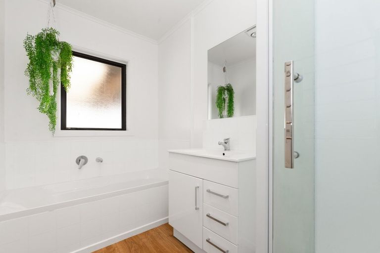 Photo of property in 11 Iles Road, Lynmore, Rotorua, 3010