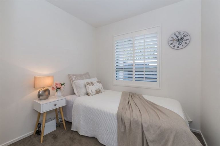 Photo of property in 51 Durrell Way, Rolleston, 7614