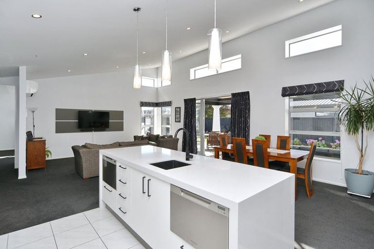 Photo of property in 9 Churchill Drive, Rangiora, 7400