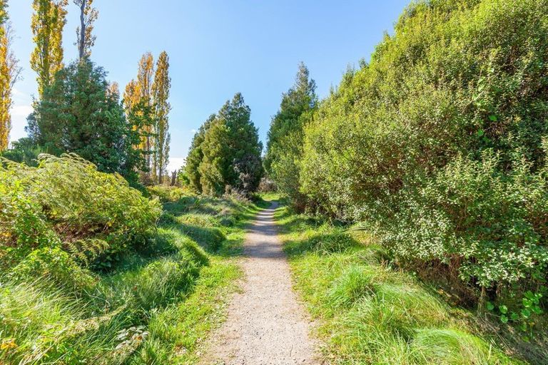 Photo of property in 135 Lisland Drive, Kinloch, Taupo, 3377