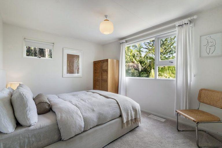 Photo of property in 2/35a Rangatira Road, Beach Haven, Auckland, 0626