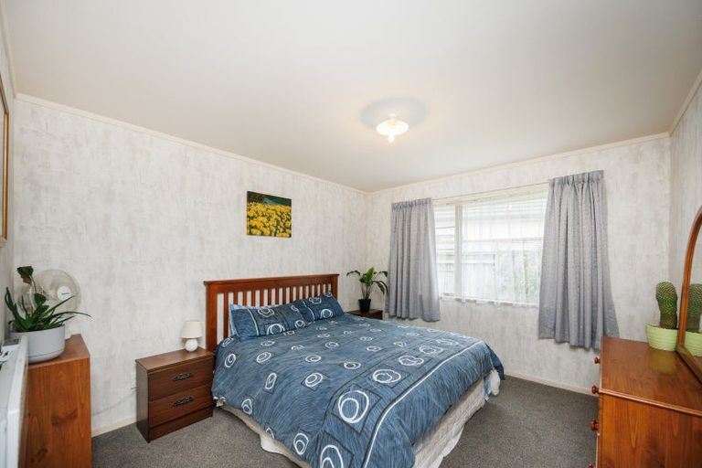 Photo of property in 27 Leander Place, Milson, Palmerston North, 4414