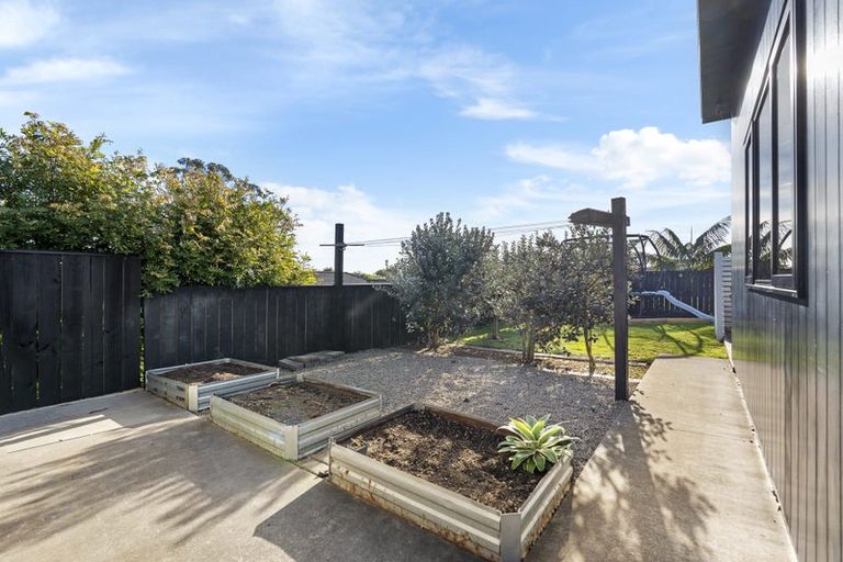 Photo of property in 23 Dreaver Drive, Waitara, 4320