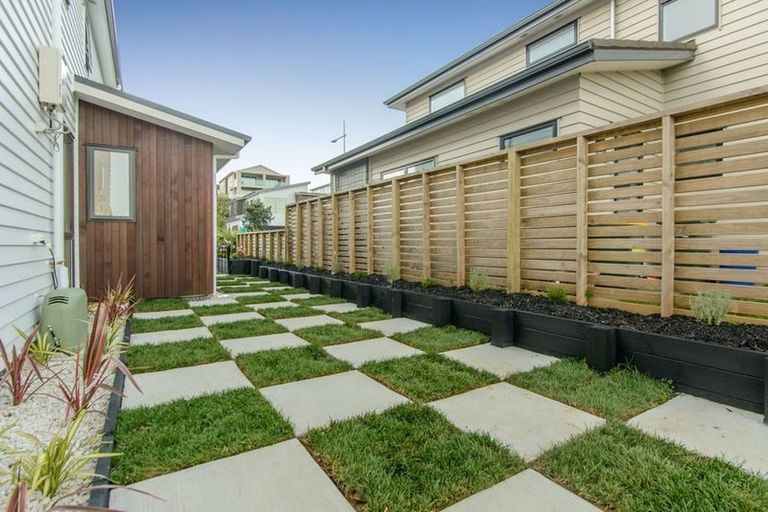 Photo of property in 32 Caldera Drive, Long Bay, Auckland, 0630