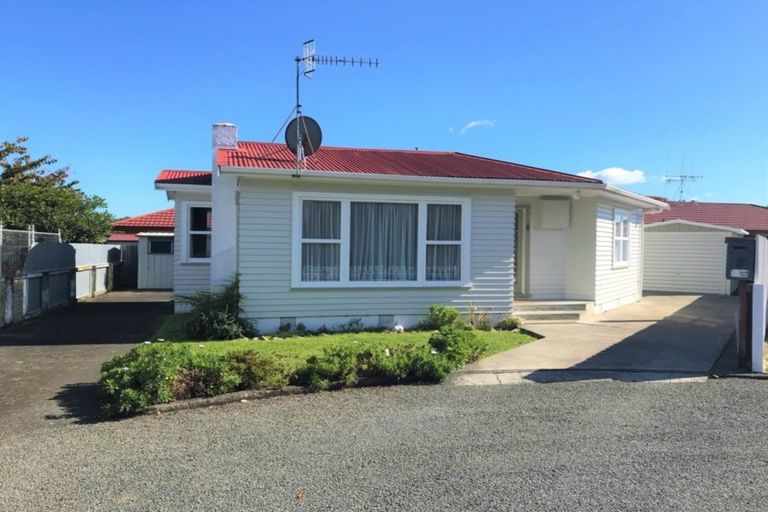 Photo of property in 3 Huia Place, Levin, 5510