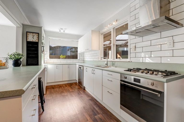 Photo of property in 1/14 Roband Avenue, Glenfield, Auckland, 0629