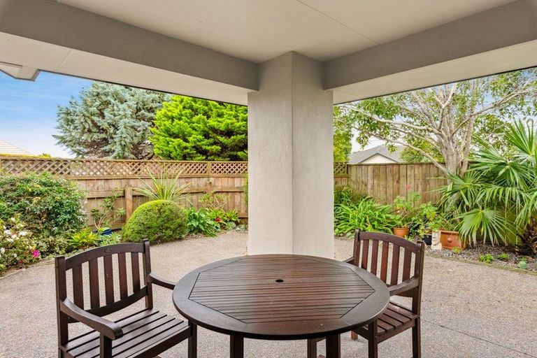 Photo of property in 11 Aburoc Place, Paraparaumu Beach, Paraparaumu, 5032