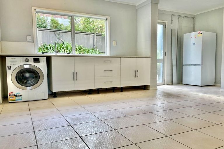 Photo of property in 787 East Coast Road, Northcross, Auckland, 0630