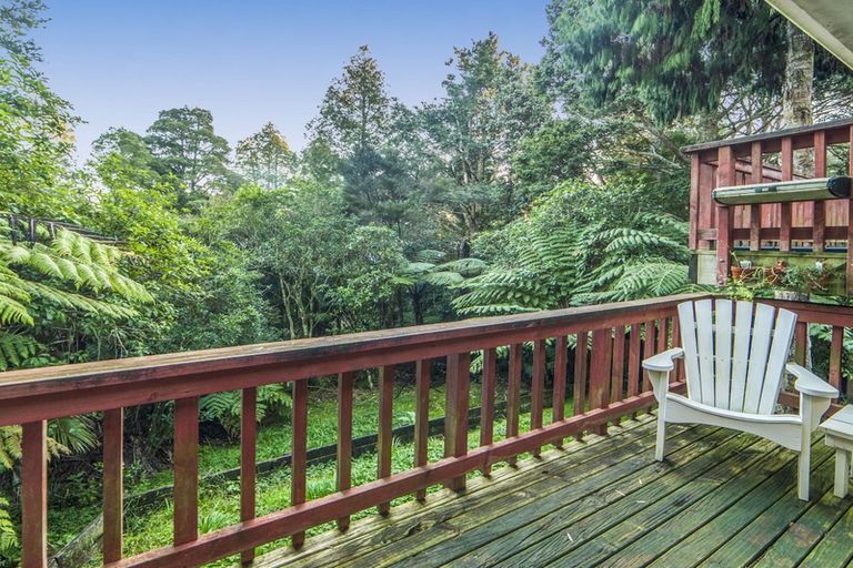 Photo of property in 25 Victory Road, Laingholm, Auckland, 0604