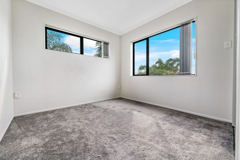Photo of property in 61a Awaroa Road, Sunnyvale, Auckland, 0612