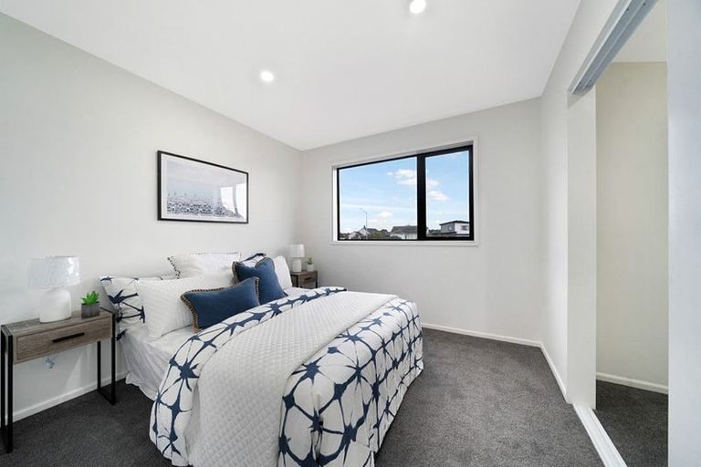 Photo of property in 8/1 Waters Place, New Lynn, Auckland, 0600