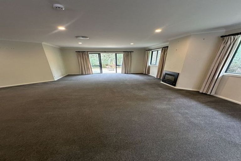 Photo of property in 33a Forest Road, Pinehaven, Upper Hutt, 5019