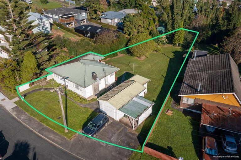 Photo of property in 4 Pomelo Road, Te Atatu South, Auckland, 0610