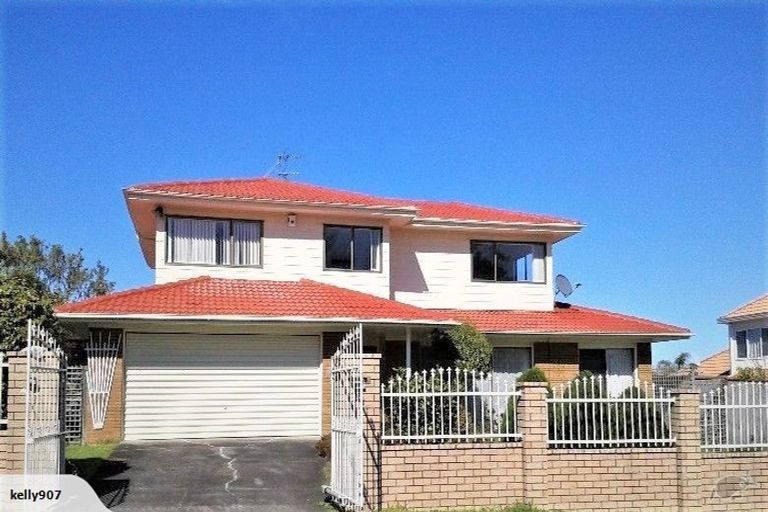 Photo of property in 16 Oliver Twist Avenue, Mellons Bay, Auckland, 2014