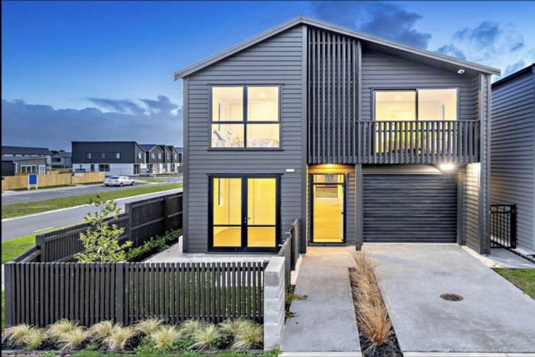 Photo of property in 22 Courage Road, Papakura, 2110