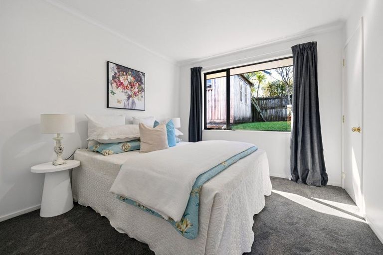 Photo of property in 9 Louvain Place, Greenhithe, Auckland, 0632