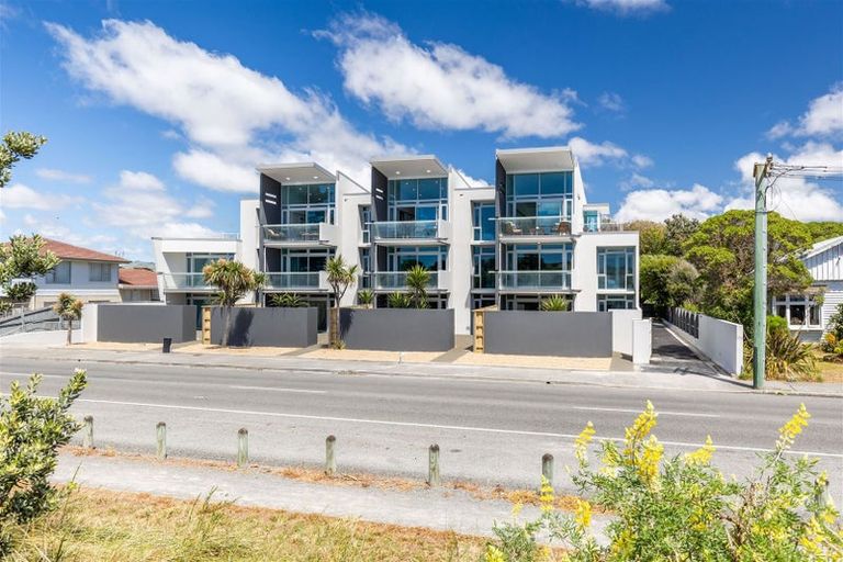 Photo of property in 11/272 Marine Parade, New Brighton, Christchurch, 8061