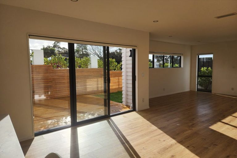 Photo of property in 27 Deep Creek Road, Waiake, Auckland, 0630