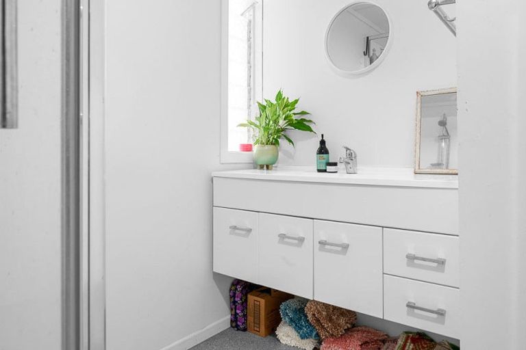 Photo of property in 64 Galloway Street, Hamilton East, Hamilton, 3216