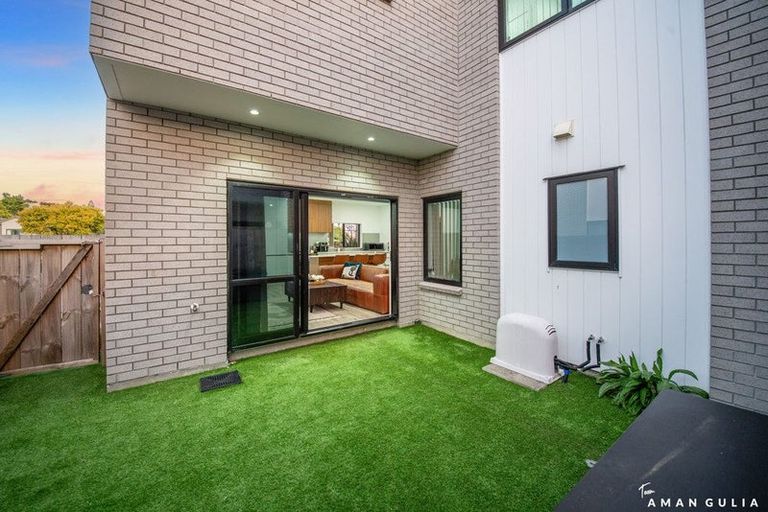 Photo of property in 15a Arney Road, Ranui, Auckland, 0612