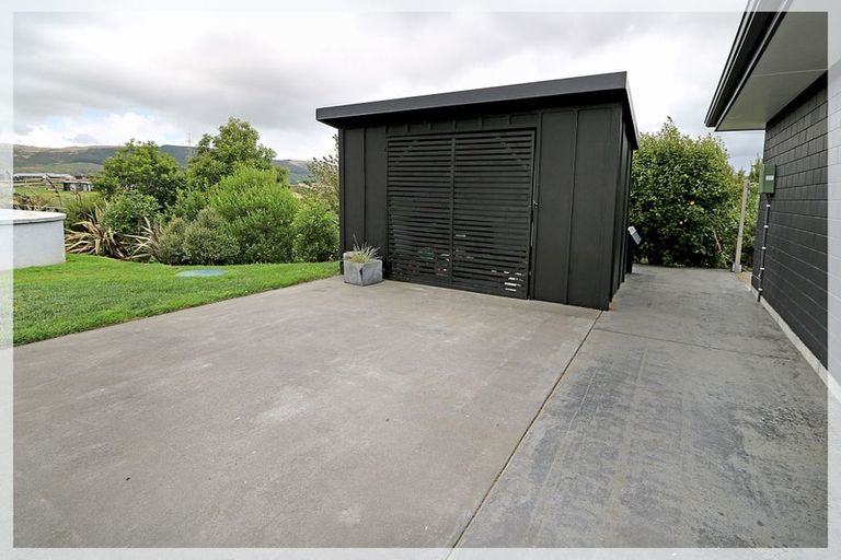 Photo of property in 17 Westwood Drive, Aokautere, Palmerston North, 4471