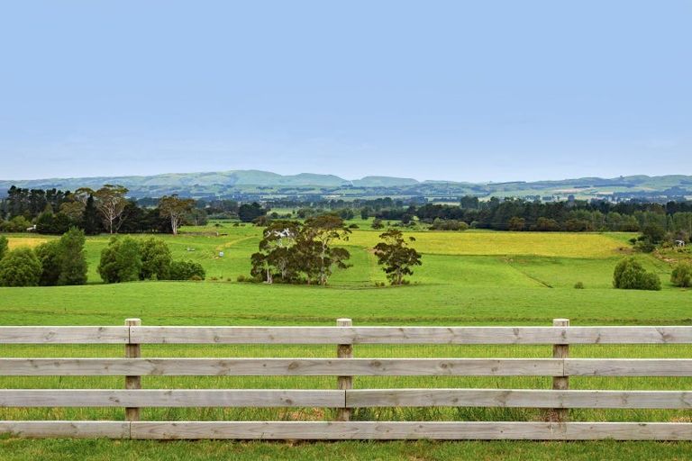 Photo of property in 59 Kahutara Road, Kahutara, 5771