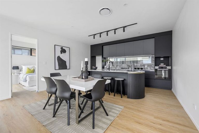 Photo of property in 7/5 Lemon Grove Lane, Greenhithe, Auckland, 0632