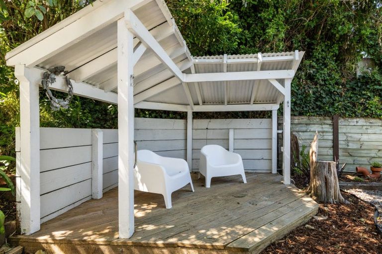 Photo of property in 79 Milton Road, Bluff Hill, Napier, 4110