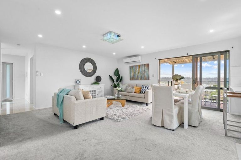 Photo of property in 2 Dhaka Lane, Ranui, Auckland, 0612