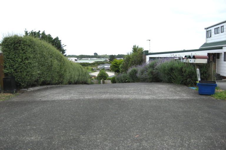 Photo of property in 12 Matatea Avenue, Pukekohe, 2120