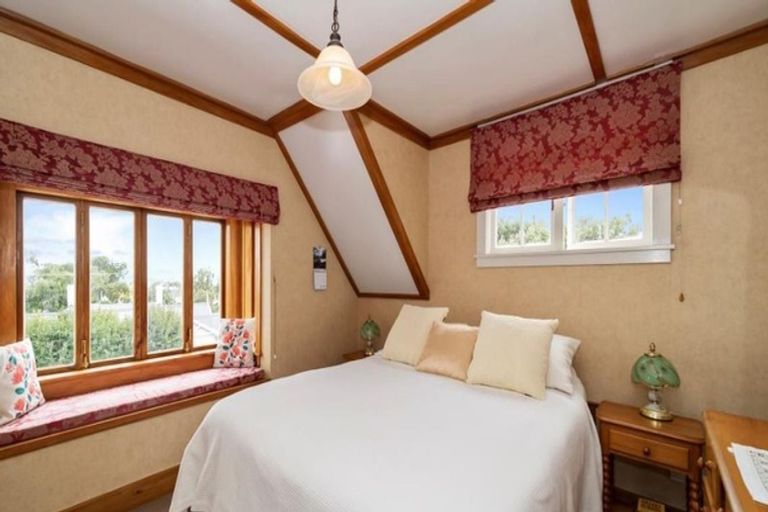 Photo of property in 66 Gilbert Street, New Plymouth, 4310