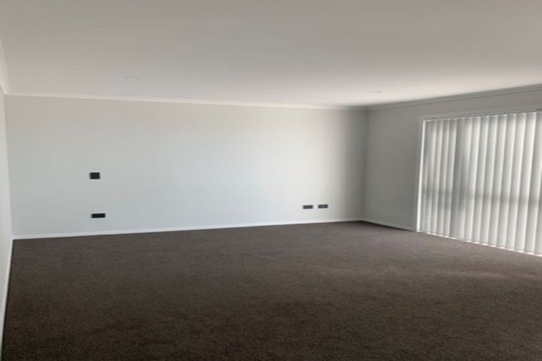 Photo of property in 5 Wairepo Street, Takanini, 2112