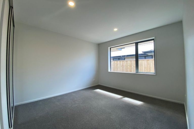 Photo of property in 11 Mehrtens Crescent, Woodend, 7691