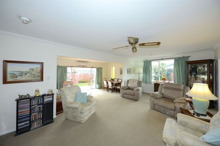 Photo of property in 17 Thurso Place, New Brighton, Christchurch, 8083