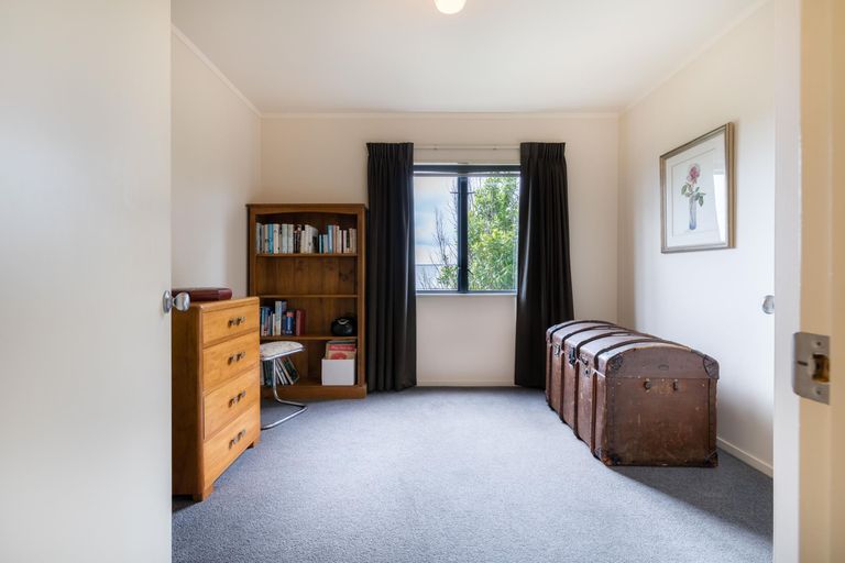 Photo of property in 3/32 Hand Road, Helensville, 0800