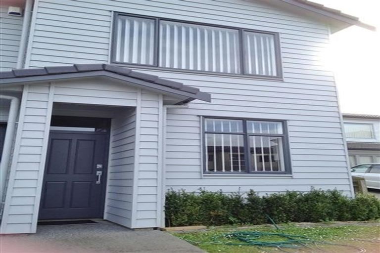 Photo of property in 8 Bushpark Place, Flat Bush, Auckland, 2016