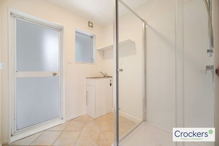 Photo of property in 2/75 Atkinson Road, Titirangi, Auckland, 0604