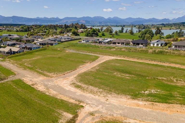 Photo of property in 2 Les Wakefield Road, Mapua, 7005