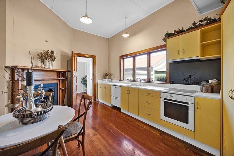 Photo of property in 68 Collins Street, Hawera, 4610