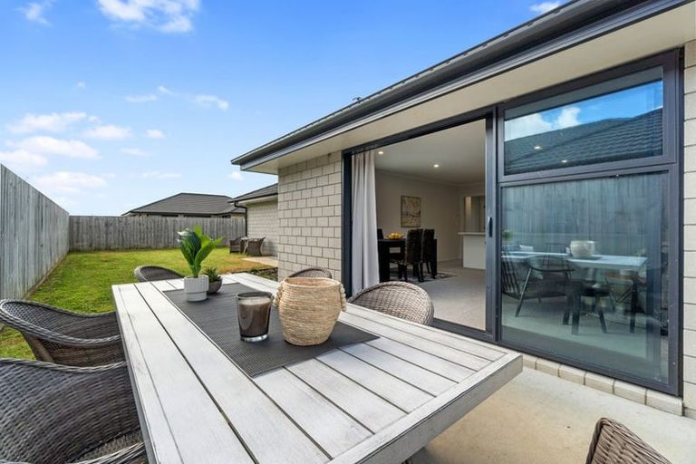 Photo of property in 30 Murray Ward Drive, Te Kauwhata, 3710