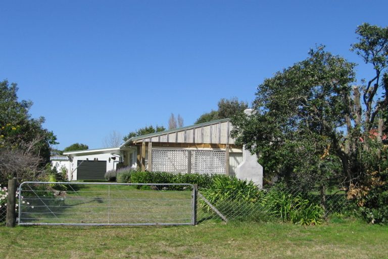 Photo of property in 18 Hardy Place, Cooks Beach, Whitianga, 3591