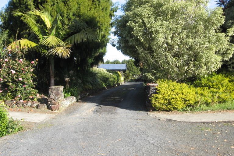 Photo of property in 11 Riverview Road, Kerikeri, 0230