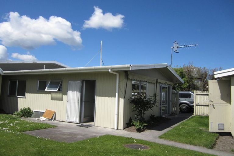 Photo of property in 2/15 Regents Grove, Richmond Heights, Taupo, 3330