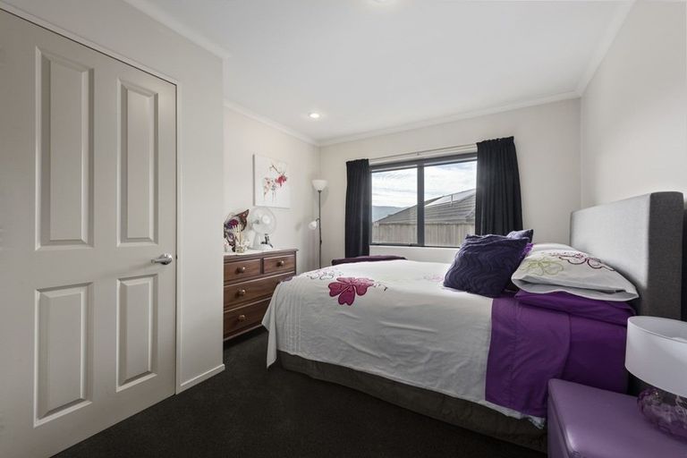 Photo of property in 3 Riverstone Drive, Riverstone Terraces, Upper Hutt, 5018