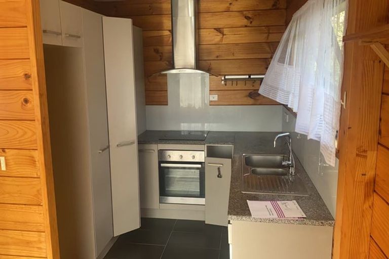 Photo of property in 1/3 Manutara Avenue, Forrest Hill, Auckland, 0620