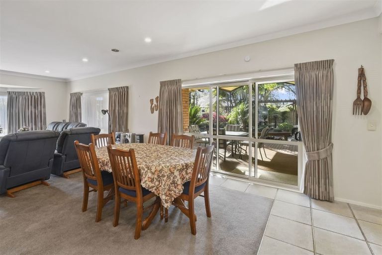 Photo of property in 22 Glencairn Place, Buckland, Pukekohe, 2677